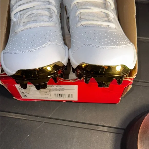 New Balance White and Gold Cleats - Picture 6 of 11